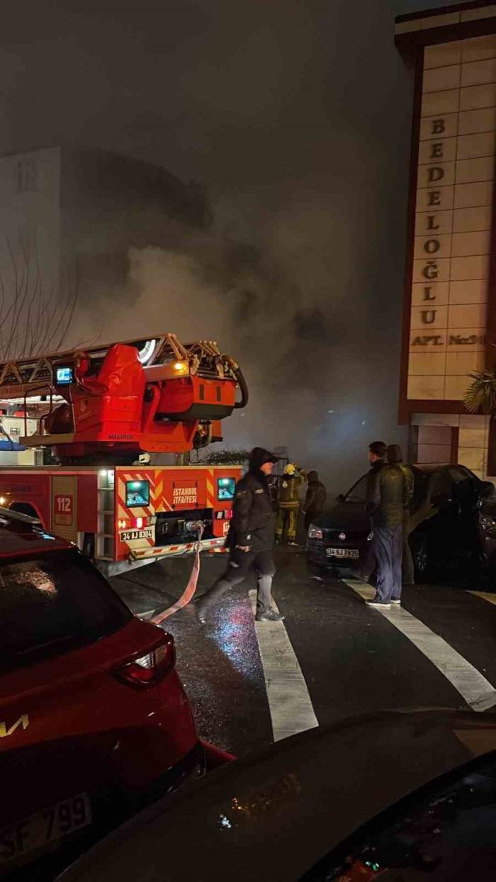 Beyoğlu’nda Gecekonduda Yangın Paniği
