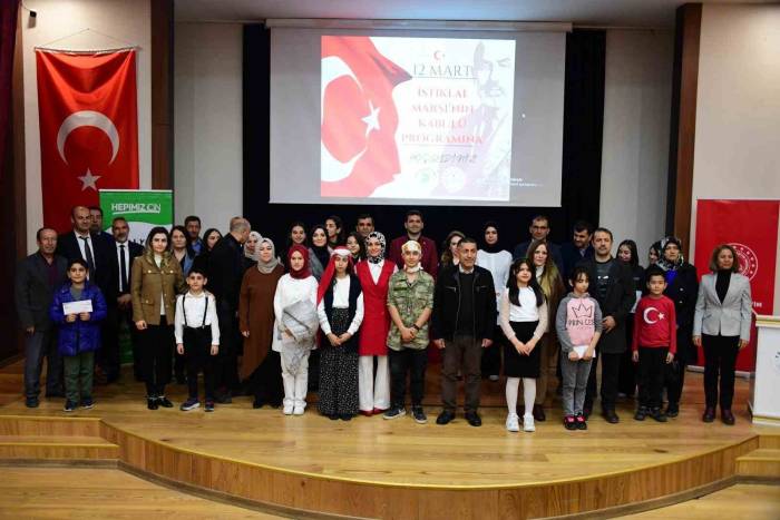 Yeşilyurt’ta İstiklal Marşı’nı Güzel Okuma Yarışması Düzenlendi