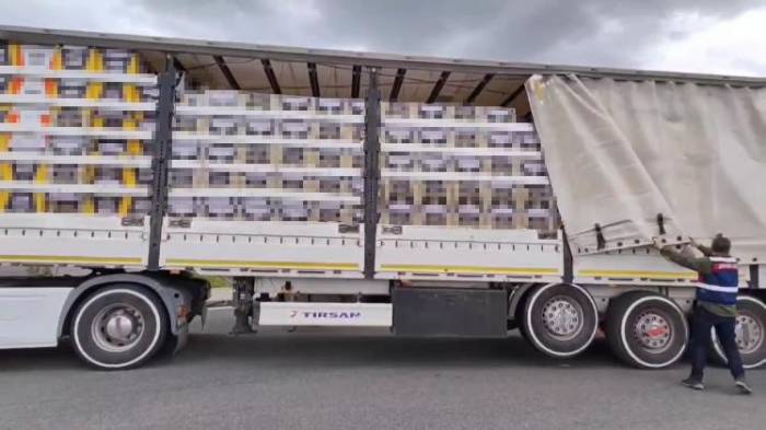 İzmir’de 10 Milyon 350 Bin Adet Sahte Bandrollü Makaron Ele Geçirildi