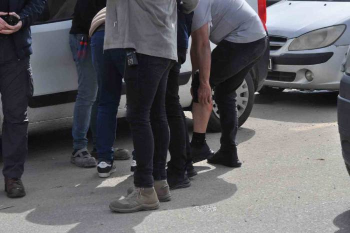 Trafik Kazası Sonrası Kavga Çıktı, 1 Kişi Silahla Yaralandı