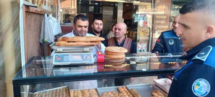 Salihli Zabıtasından Fırınlara Gramaj Denetimi