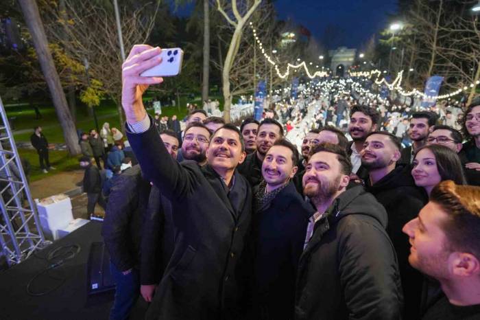 Murat Kurum: "Kendi İşinizi Kurmanız, Okul Hayatınızda Özgürce Hareket Edebilmeniz İçin Gerekli Tüm Destekleri Sunacağız"