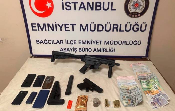 Bağcılar’da Rehine Operasyonu: Polis Eve Baskın Yaptı Kaçırılan Adamı Kurtardı