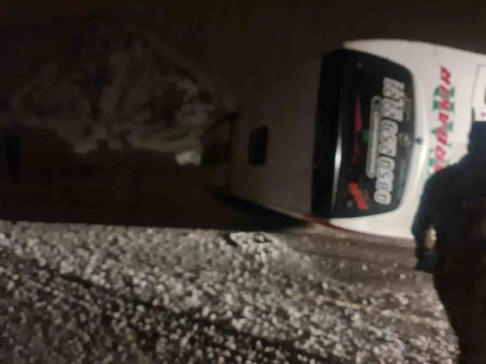 Bingöl’de Kontrolden Çıkan Yolcu Otobüs Yan Yattı: 16 Yaralı