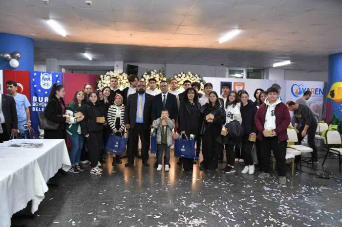 Huzurevi Sakinlerine Şenlik Var