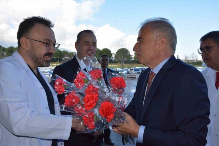 Başkan Zolan Sağlık Çalışanlarının 14 Mart Tıp Bayramını Kutladı
