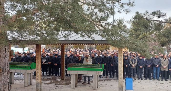 Eşi Ve Kızını Öldüren Öğretmen Tutuklandı