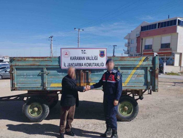 Jandarma 3 Ay Önce Çalınan Römorku Bularak Sahibine Teslim Edildi