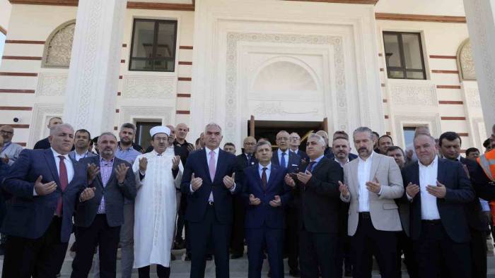 Bakan Ersoy: "Antalya Havalimanı Genişletme Projesi Bu Yıl Tamamlanacak"