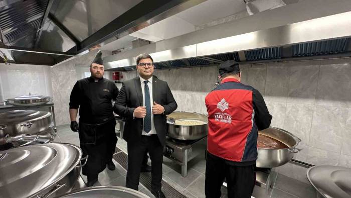 İhtiyaç Sahiplerine Yılın 12 Ayı Günlük 3 Çeşit Yemek Hizmeti