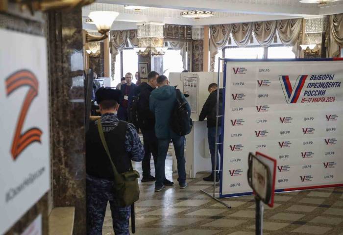 Rusya’da Halk Devlet Başkanlığı Seçimi İçin Sandık Başında