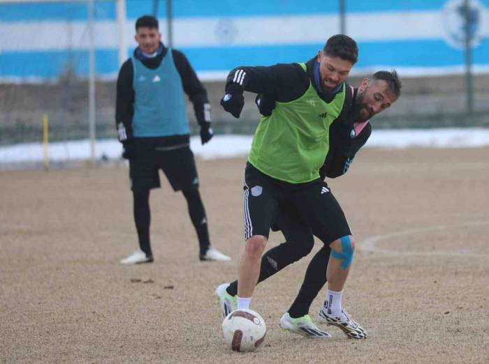 Erzurumspor’da Tuzlaspor Mesai