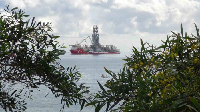 Abdülhamid Han Sondaj Gemisi Mersin’e Demirledi