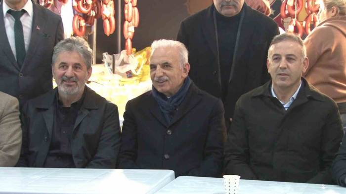Ümraniye Belediye Başkanı Yıldırım Vatandaşlar İle İftar Programında Buluştu