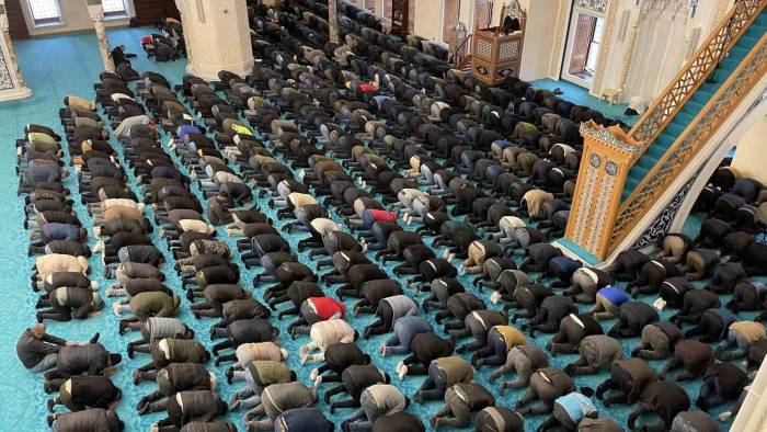 Zonguldak’ta Ramazan Ayı’nın İlk Cuma Namazı Kılındı