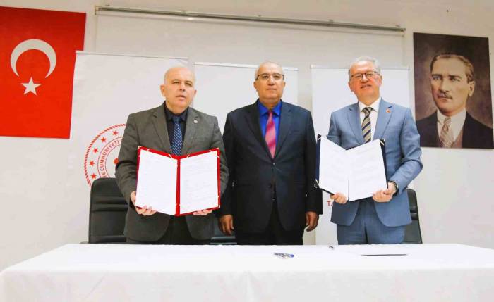 Çameli Gençlik Merkezinin 2 Katı Gençlik Spor Ve Kütüphaneye Tahsis Edildi