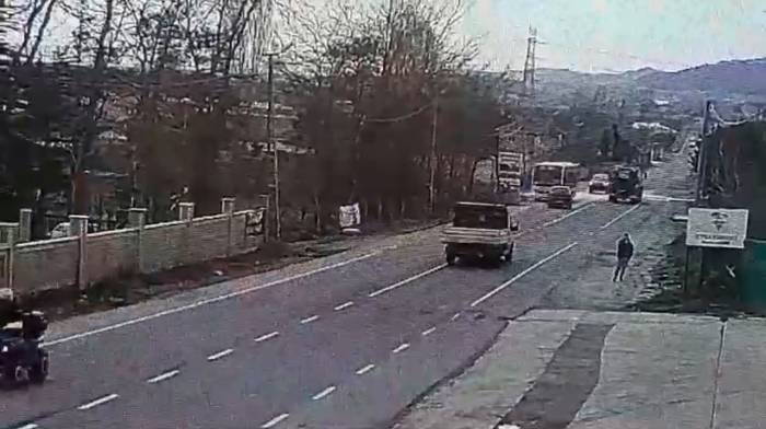 Çatalca’da Otomobilin İett Otobüsüne Çarptığı An Kamerada