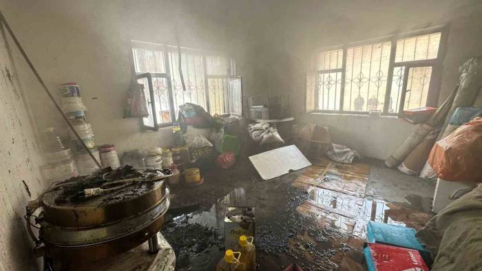 Yüksekova’da Çıkan Yangında Ev Kullanılamaz Hale Geldi