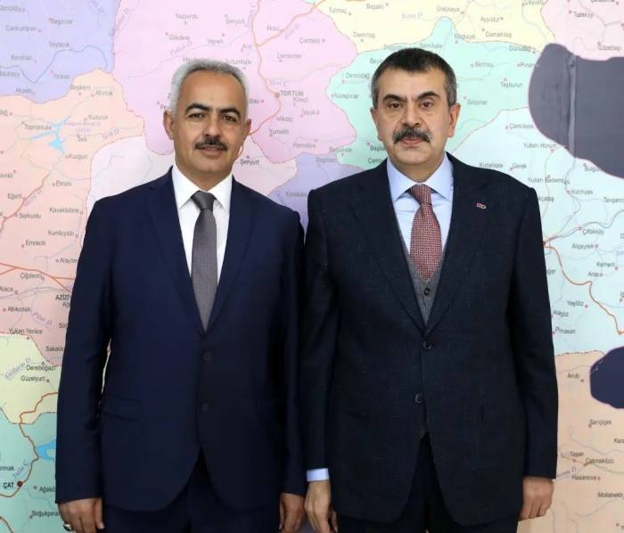 Bakan Yusuf Tekin’den Oltu’ya Büyük Yatırım Müjdeleri