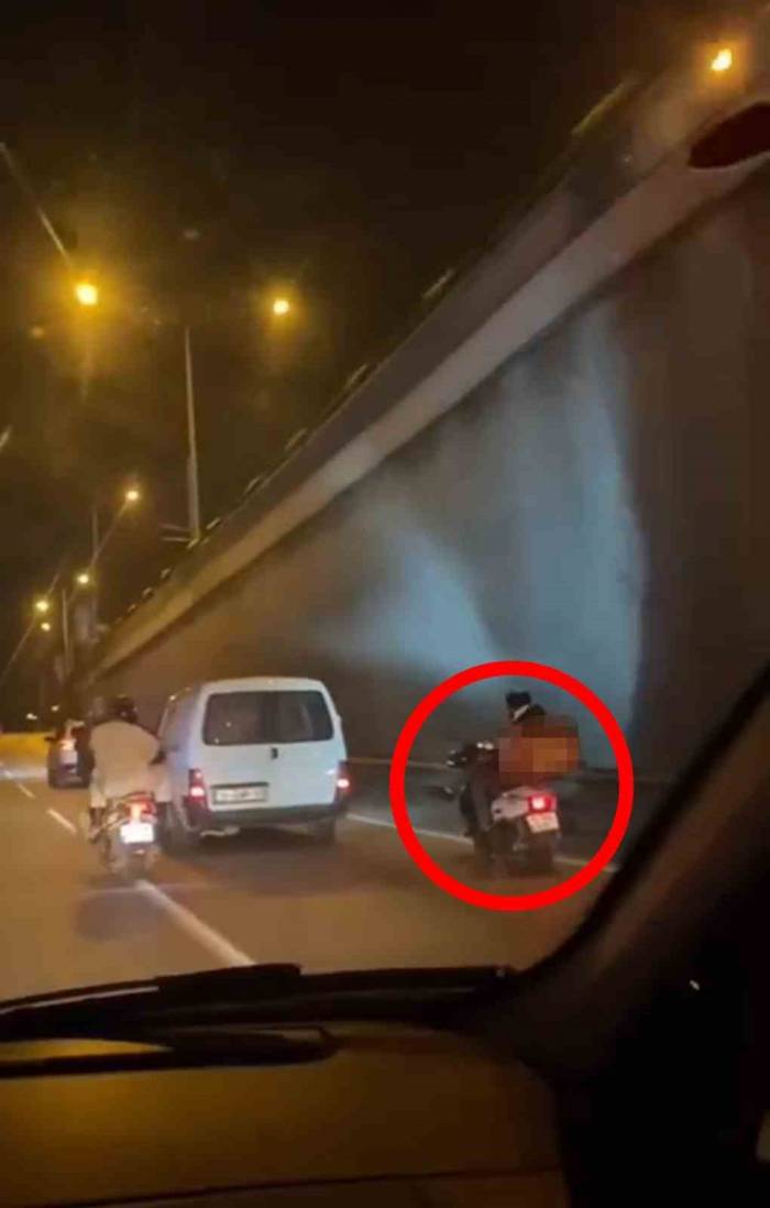 Motosikletlinin Keyfini Görenler Şaştı