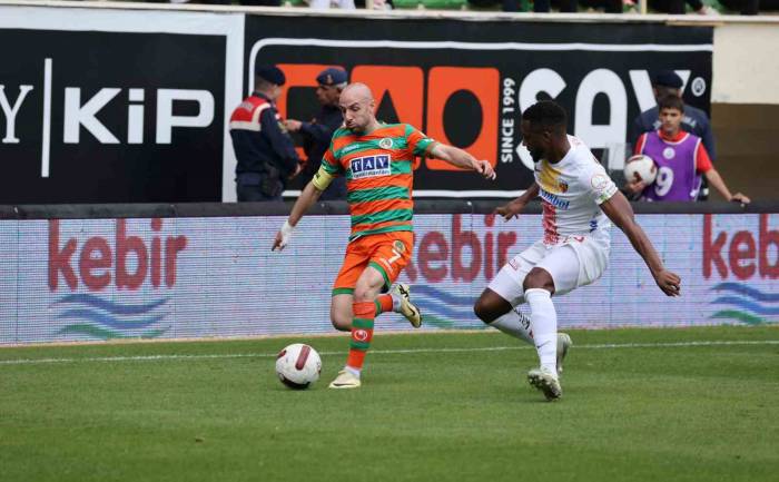 Trendyol Süper Lig: Alanyaspor: 0 - Kayserispor: 0 (İlk Yarı)