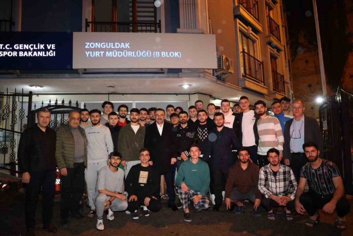 Vali Hacıbektaşoğlu, Gençlerle Buluştu