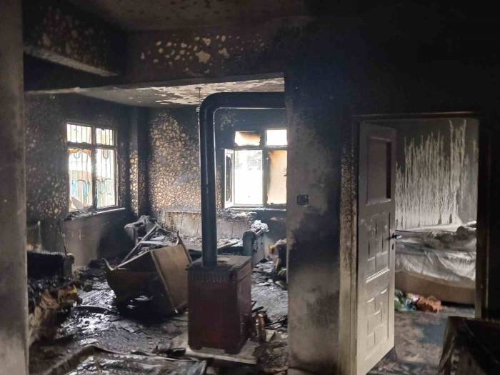 Alaplı’da Evde Çıkan Yangında 2 Kişi Yaralandı