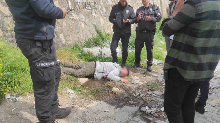 Yüksekten Düşen Genç Yaralandı