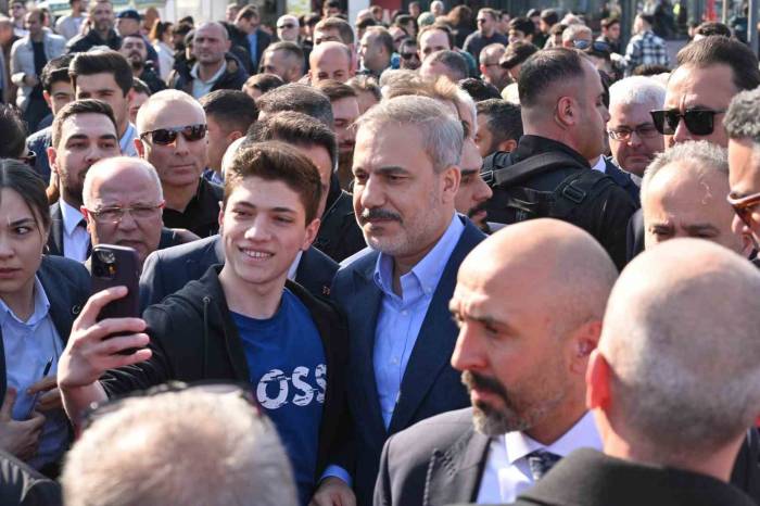 Dışişleri Bakanı Hakan Fidan’a Bursa’da Yoğun İlgi
