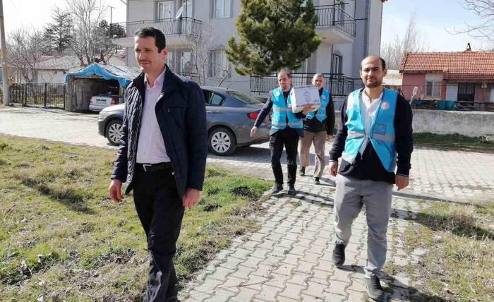 Dumlupınar’da İhtiyaç Sahiplerine Yardım Kolisi Dağıtıldı