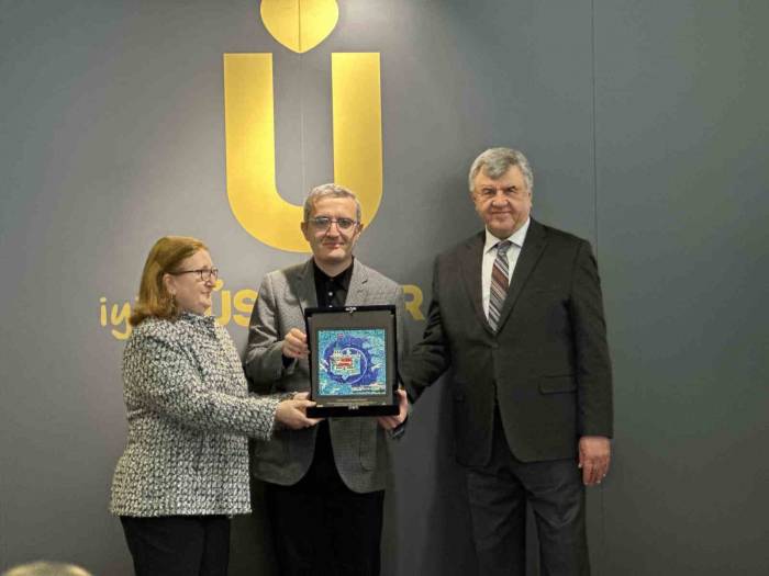 Üsküdar Belediyesi Tarafından Düzenlenen Hilye-i Saadet Sergisi Açıldı