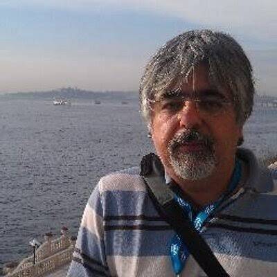 Üniversite Hocası Yamaç Paraşütü Yaparken Hayatını Kaybetti