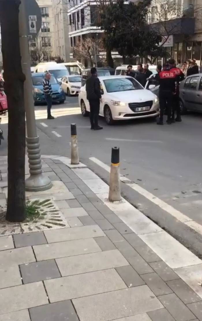 Aracıyla Ters Yöne Giren Polis, Yol Verme Tartışmasında Sürücüyü Bacağından Vurdu