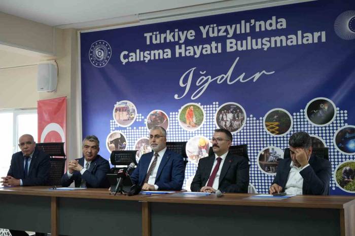 Bakan Işıkhan: "Yürüdüğümüz Her Yolu Halkımızla Birlikte Omuz Omuza Yürüdük Ve Yürümeye Devam Ediyoruz"