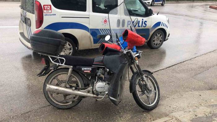 Elazığ’da Motosiklet Devrildi: 2 Yaralı