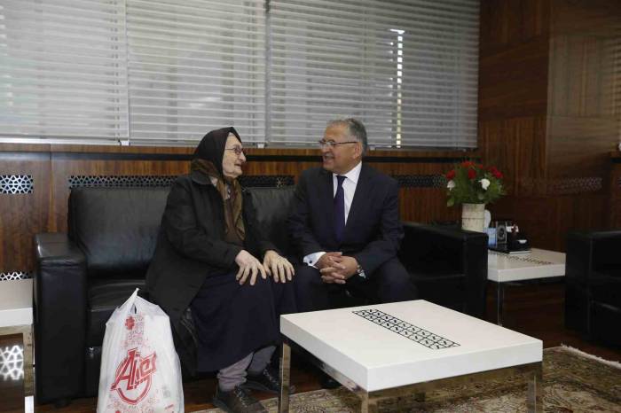 Başkan Büyükkılıç’tan "Yaşlılara Saygı Haftası" Mesajı