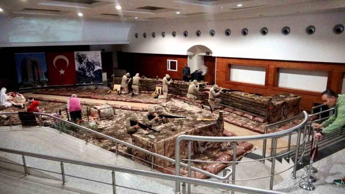 Çanakkale Zaferi’nin 109. Yılında Öğrencilerin Gösterisi Beğeni Topladı