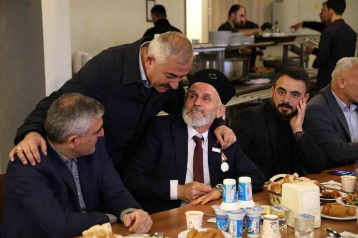 Alaca’da Şehit Aileleri Ve Gaziler Onuruna Yemek Verildi