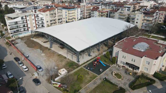 Efeler’de Adnan Menderes Kapalı Pazar Yeri Hizmete Giriyor