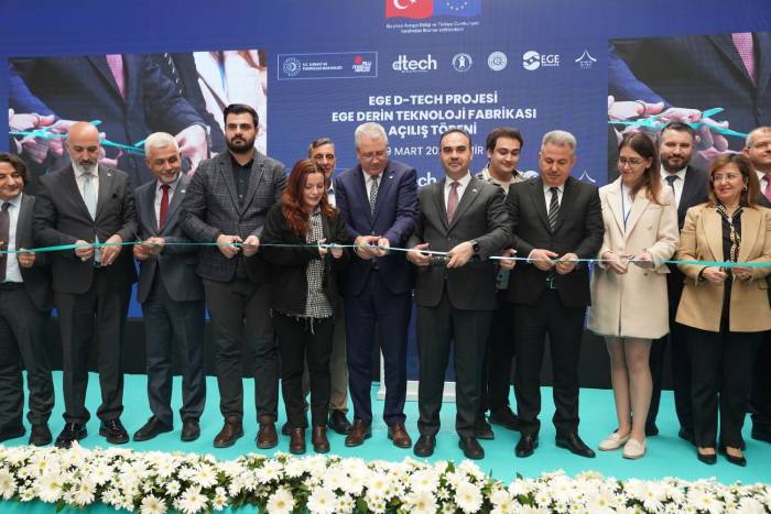 Bakan Kacır Ege Derin Teknoloji Fabrikası’nın Açılışını Gerçekleştirdi