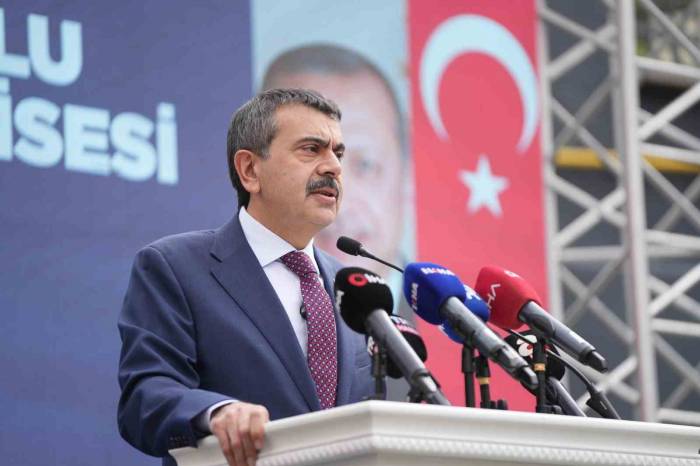 Milli Eğitim Bakanı Yusuf Tekin: “Başlatılan İnşaatlarımızı Durduran Belediyelerimiz Var”