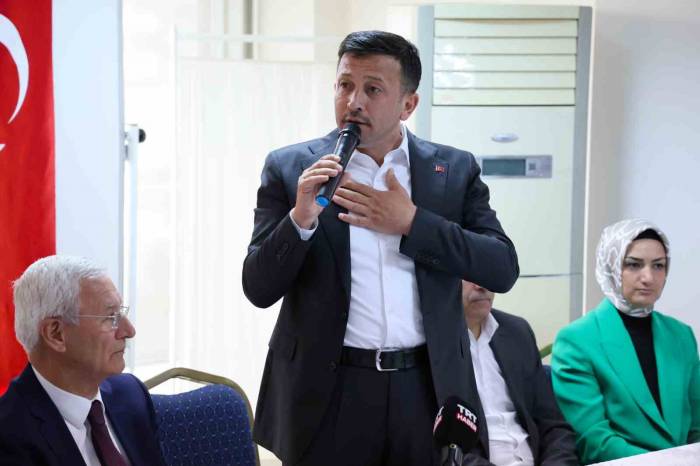 İzmirli Taksicilerle Bir Araya Gelen Hamza Dağ, Esnaftan Destek İstedi