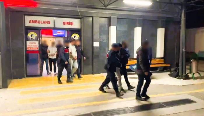 Cezaevine Girmekle Korkuttukları Yaşlı Kadını 900 Bin Lira Dolandırdılar