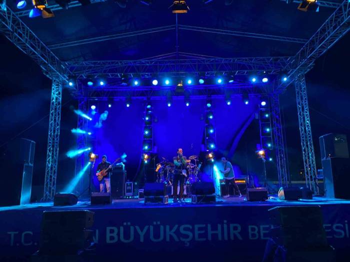 Söke Yeni Otogarı Açılışında “Duman” Sahne Aldı