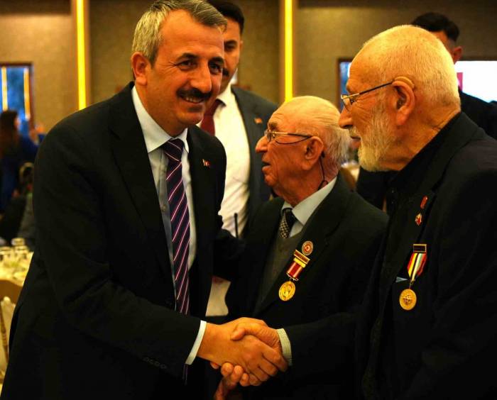 Edirne’de Şehit Aileleri Ve Gaziler İftarda Bir Araya Geldi