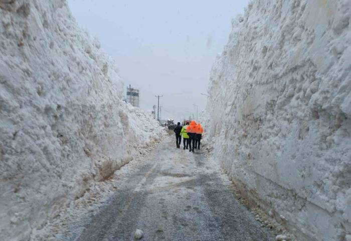 Hakkari-çukurca Kara Yolu Ulaşıma Açıldı