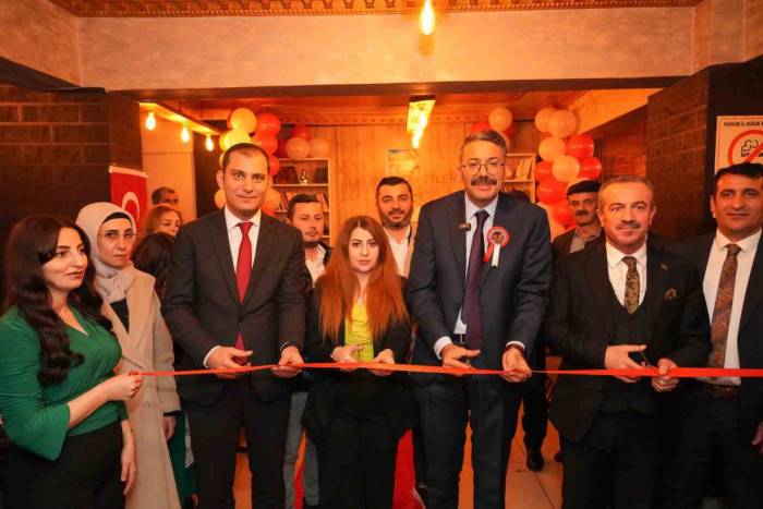Hakkari’de “Ölümsüz Kahramanlar Köşesi” Açıldı