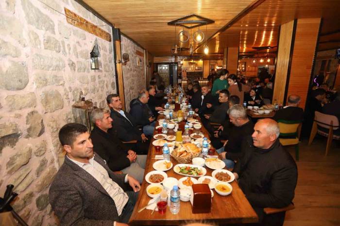 Kaymakam Kumcu, Şehit Aileleriyle Bir Araya Geldi