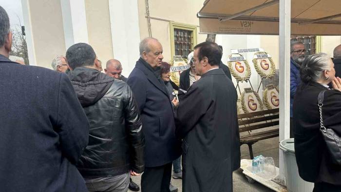 Gazeteci Ve Yazar Ali Sirmen Son Yolculuğuna Uğurlandı