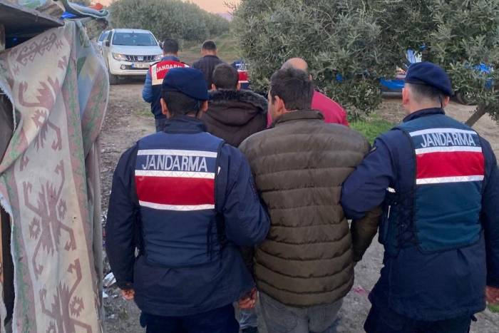 İzmir’de Mit Destekli Pkk Operasyonu: 5 Gözaltı
